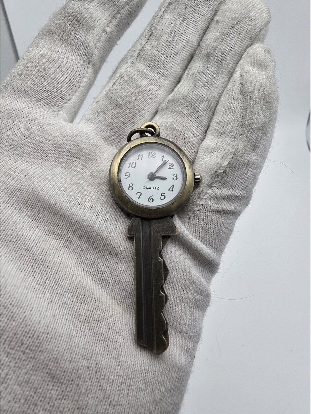 Key Shape Pendant Watch Antique Bronze Tone White Dial Quartz Necklace Charm